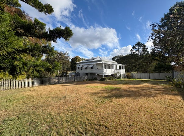 17 Drayton Street, Nanango, Qld 4615