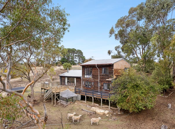 15 Lathlain Street, Clunes, Vic 3370