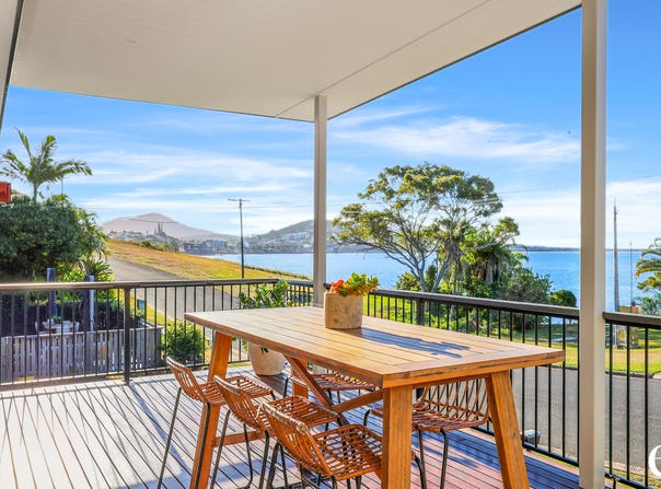 16 Ocean Parade, Cooee Bay, Qld 4703