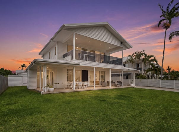 53 Esplanade, Point Vernon, Qld 4655