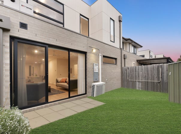 6 Grasslands Loop, Keysborough, Vic 3173