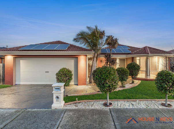 11 CHATHAM CLOSE, Cranbourne East, Vic 3977