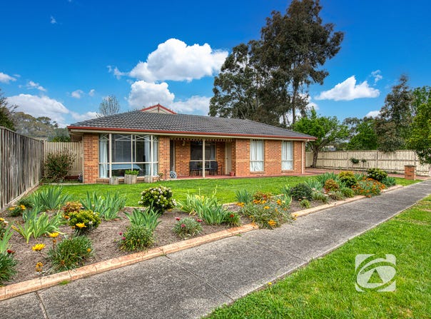 11 The Quays, Narre Warren South, Vic 3805