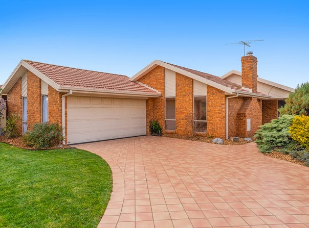 2 Parrakeet Court, Taylors Lakes, Vic 3038