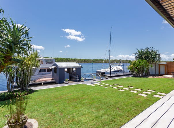 15 Esplanade, Tin Can Bay, Qld 4580