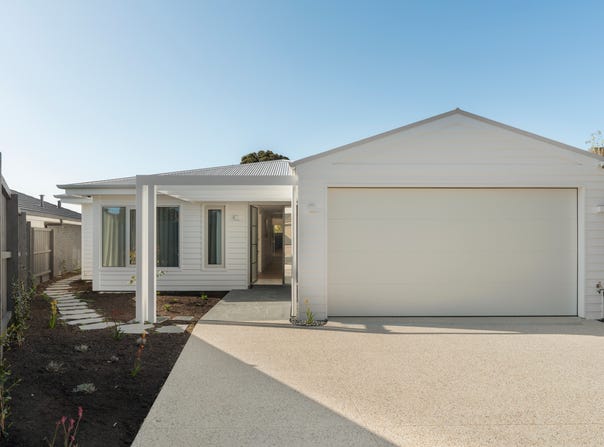 2/1 Leicester Avenue, Mount Eliza, Vic 3930