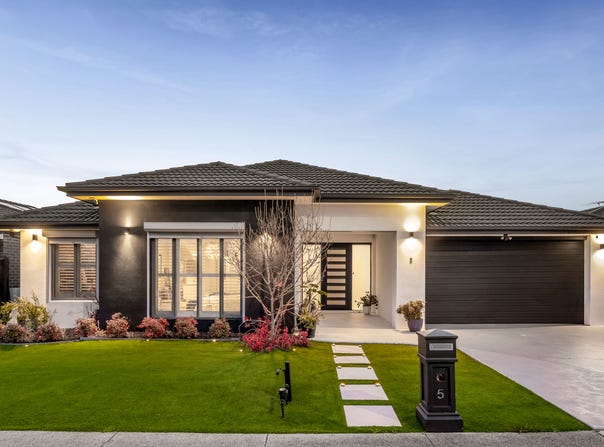 5 Pacific Boulevard, Taylors Hill, Vic 3037