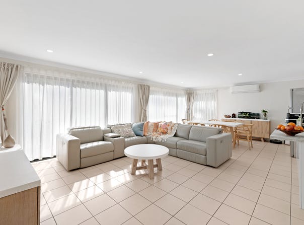 16 Melastoma Way, Arundel, Qld 4214