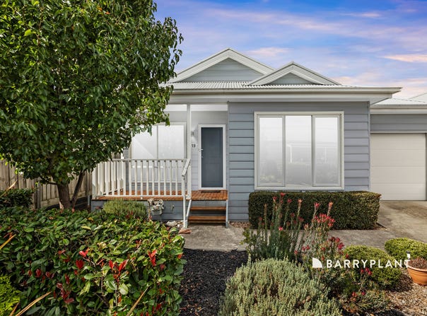 119/10 Skylark Boulevard, Clyde North, Vic 3978