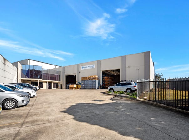 5 Saggart Field Road, Minto, NSW 2566