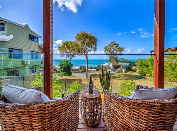 48 Blackcurrant Drive, Hideaway Bay, Qld 4800