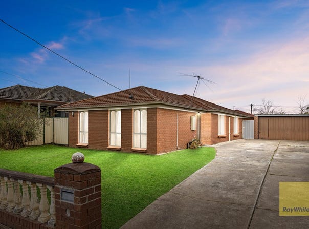 18 Stevenage Crescent, Deer Park, Vic 3023