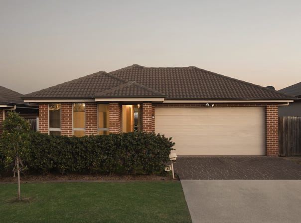 42 Asimus Circuit, Elderslie, NSW 2570