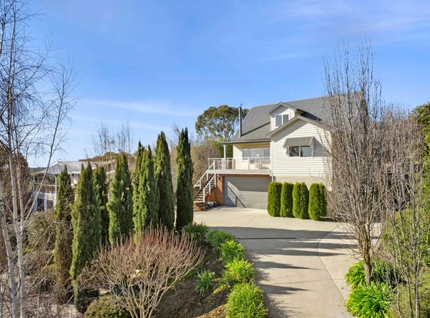 2  Morella Court, Daylesford, Vic 3460