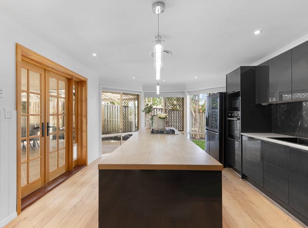 5 Malekula Rise, Pacific Pines, Qld 4211