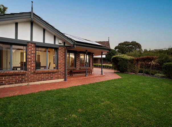 15 Bennett Close, Aberfoyle Park, SA 5159