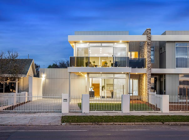 202 Wendouree Parade, Lake Wendouree, Vic 3350