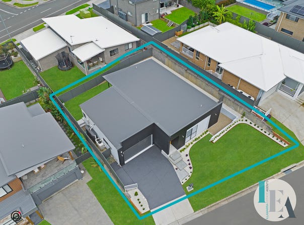 8 Horseshoe Circuit, Calderwood, NSW 2527