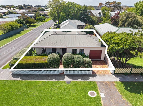 66 Regent Street, Port Fairy, Vic 3284
