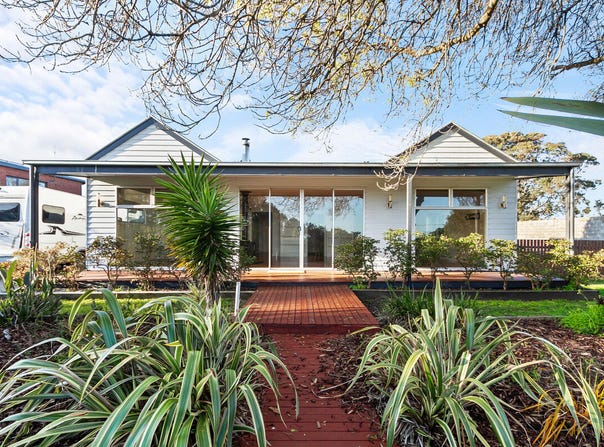 105 Lake Bunga Beach Road, Lake Bunga, Vic 3909