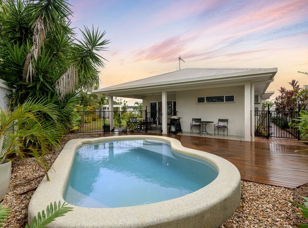 18 Julaji Close, Cooya Beach, Qld 4873