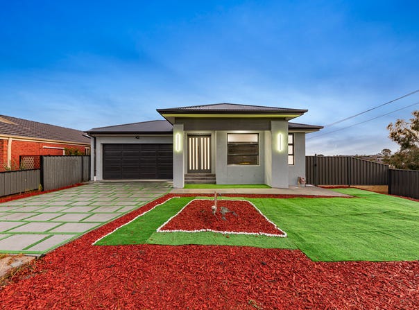 39 Victoria Place, Pakenham, Vic 3810