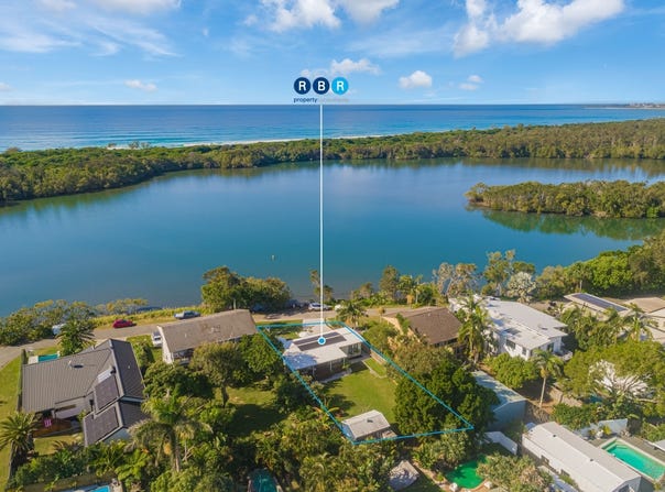 13 Wommin Lake Crescent, Fingal Head, NSW 2487