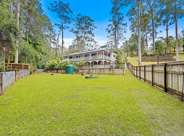 9-11 The Oval Drive, Mount Nathan, Qld 4211