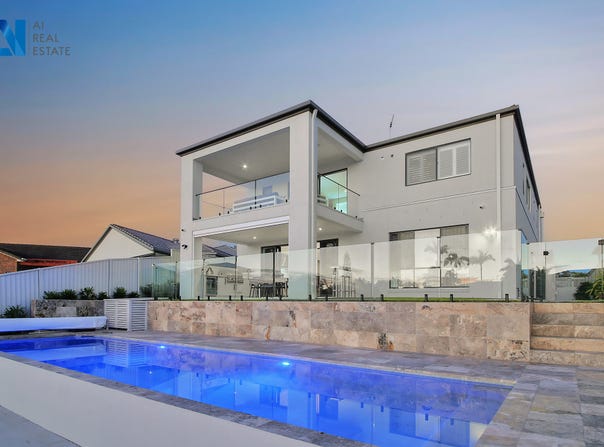 7 Clipper Court, Biggera Waters, Qld 4216
