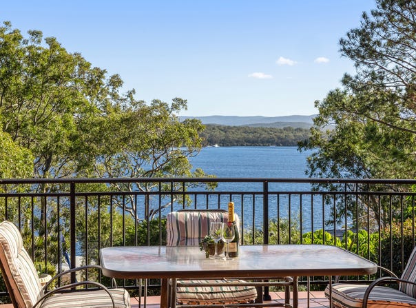 142 Coal Point Road, Coal Point, NSW 2283