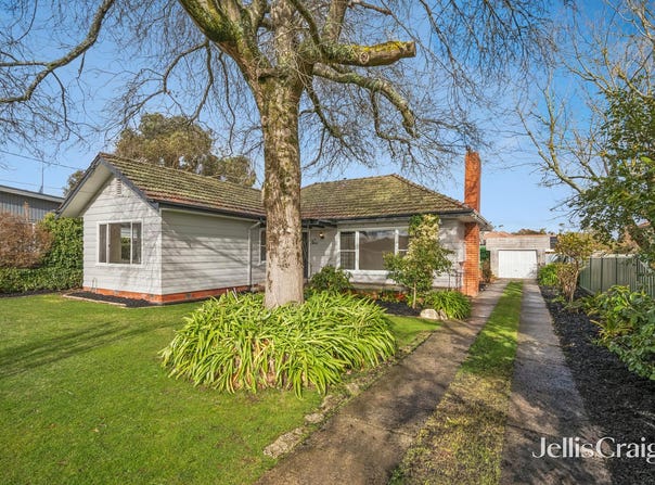 9 Lawrence Street, Alfredton, Vic 3350