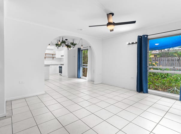 5/21-23 Bouganvillea Street, Holloways Beach, Qld 4878