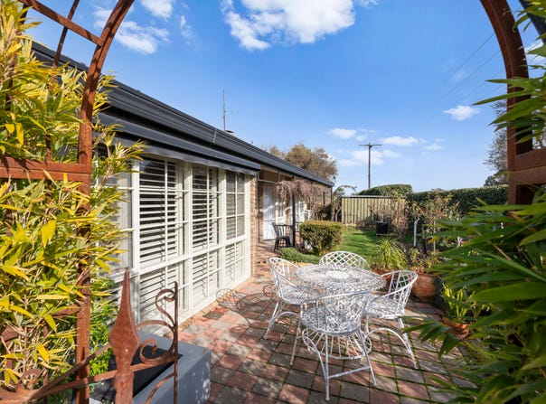1 Park Street, Goorambat, Vic 3725