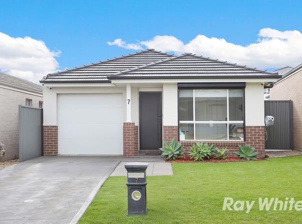 7 Wollemi Circuit, Gregory Hills, NSW 2557