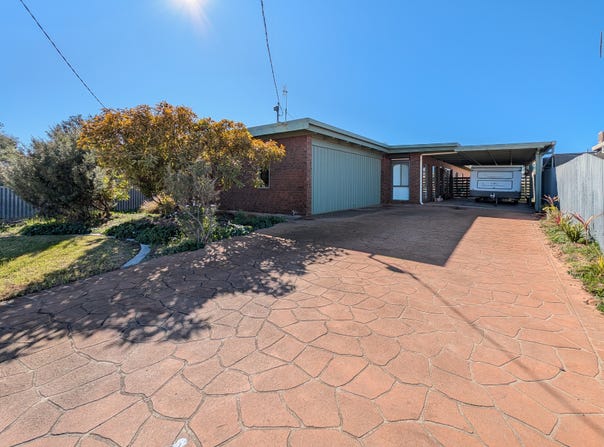 25 Shadforth Street, Kerang, Vic 3579