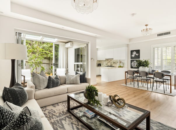 2/10  Bobbin Head Road, Pymble, NSW 2073
