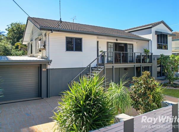 4 Lilla Street, Woody Point, Qld 4019