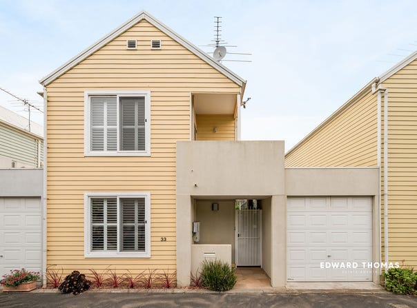 31 - 33 Merino Mews, Kensington, Vic 3031