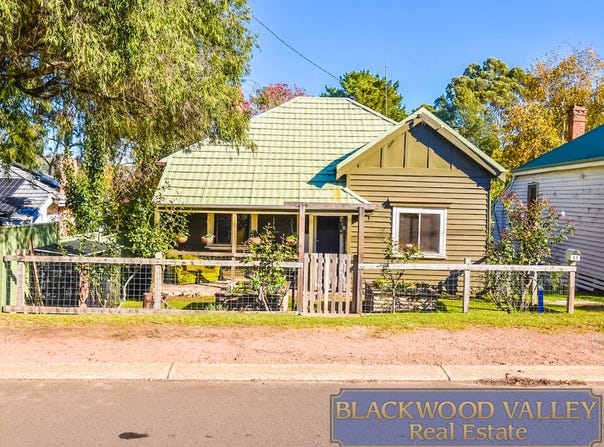 11 Hampton Street, Bridgetown, WA 6255