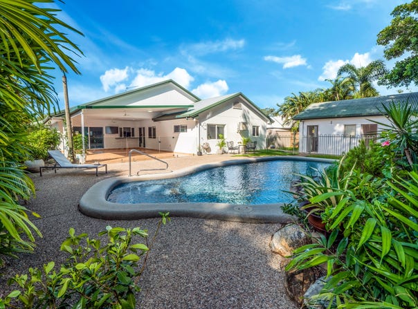 27 Bramble Street, Clifton Beach, Qld 4879
