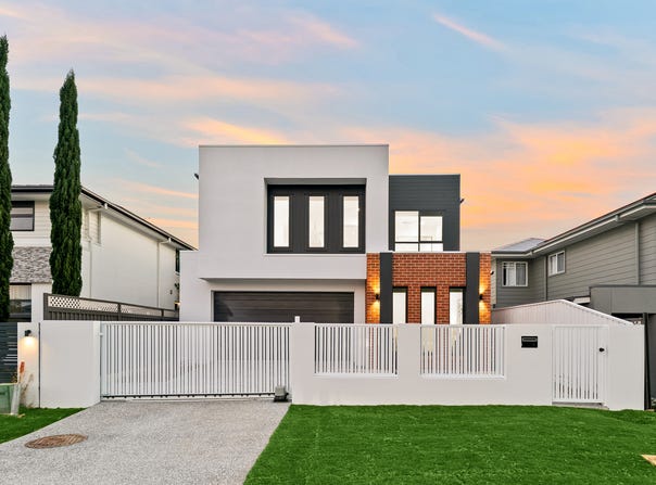 30 Whitehaven Street, Pallara, Qld 4110