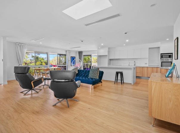 6/2 Philippine Parade, Palm Beach, Qld 4221