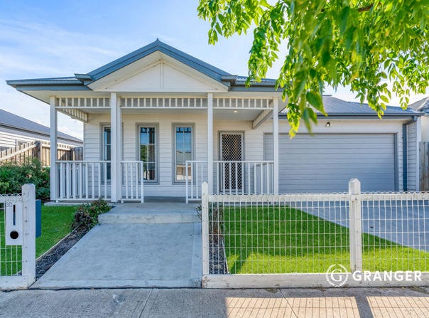 30 Rochester Crescent, Eynesbury, Vic 3338