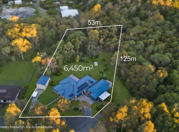 10-11 Hanlin Place, Victoria Point, Qld 4165