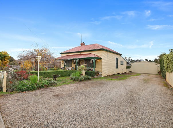 17 Lardner Road, Drouin, Vic 3818