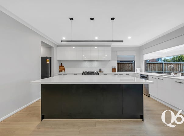 11 Warangal Way, Deanside, Vic 3336