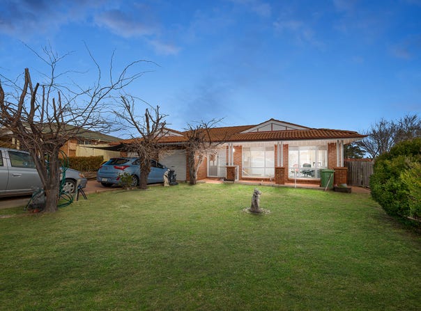 6 Wyena Court, Jerrabomberra, NSW 2619