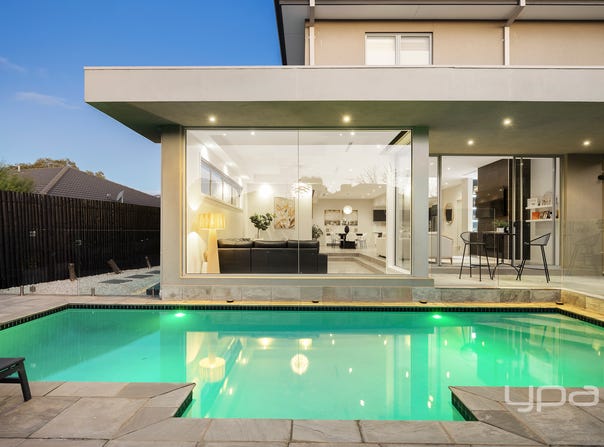 14 Boathouse Place, Sanctuary Lakes, Vic 3030