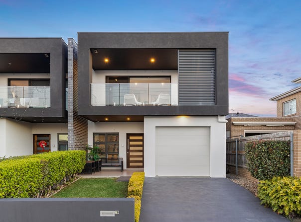 2B Stretham Avenue, Picnic Point, NSW 2213