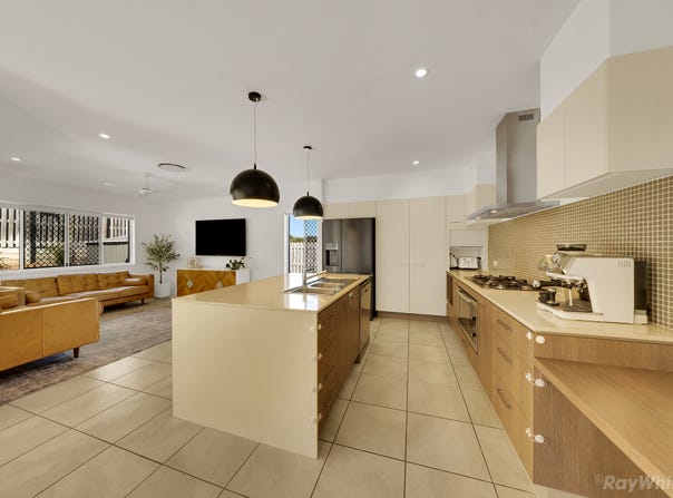 8 Cornforth Crescent, Kirkwood, Qld 4680